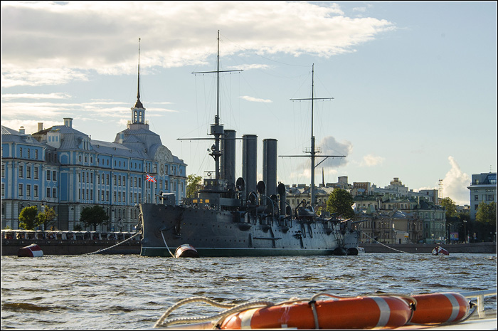 Крейсер Аврора в Санкт-Петербурге. Фото.