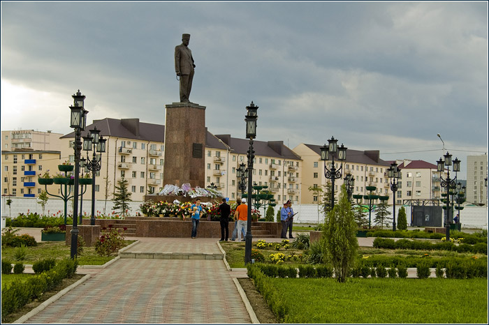 Грозный. Памятник Ахмаду Кадырову