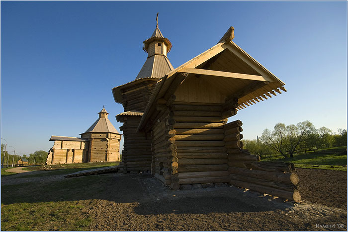 Коломенское. Надвратная башня Николо - Карельского монастыря.