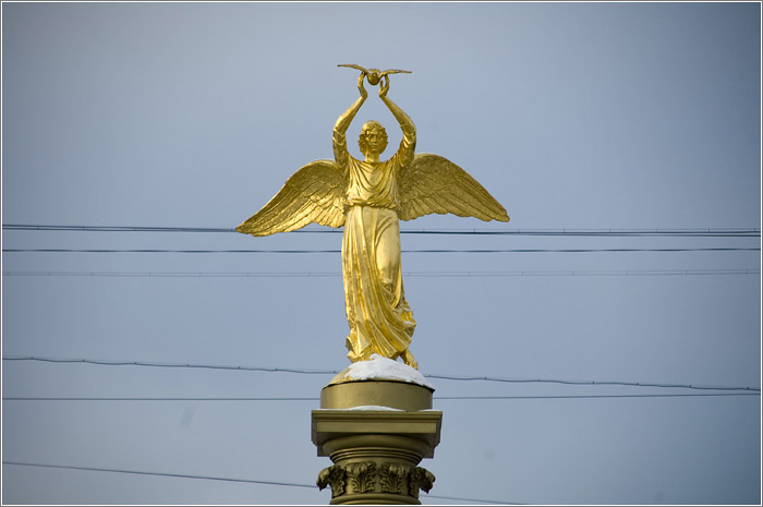 Памятник на Комсомольском проспекте. Город Люберцы. Московская область. 