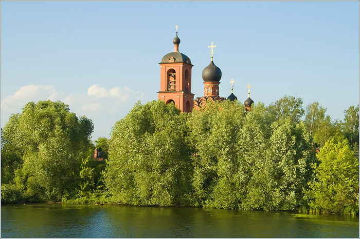 Москва-река. Загородное подворье московского Покровского ставропигиального женского монастыря