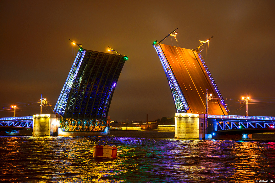 Традиция разводных мостов в Петербурге