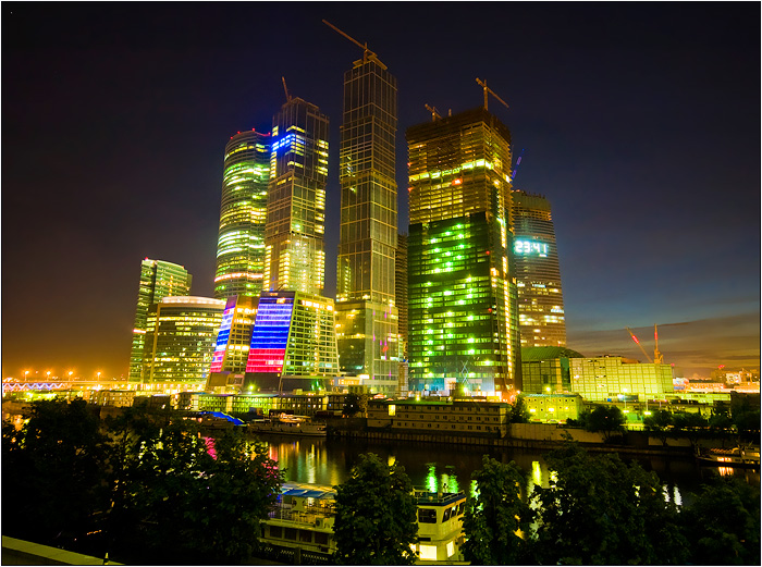 Ночная подсветка Москвы Сити